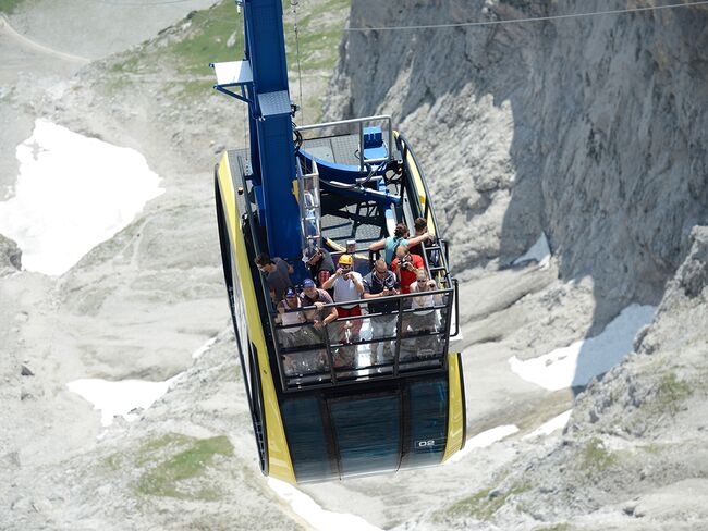 Cabrio gondola to the Dachstein